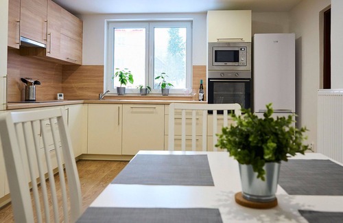 Desna Apartment | Lovely apartment for 4 guests with WIFI, pool, TV and patio