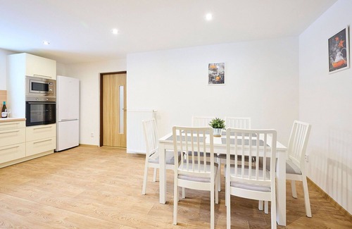 Desna Apartment | Lovely apartment for 4 guests with WIFI, pool, TV and patio
