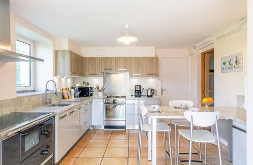Daoulas Apartment | Lovely apartment for 2 people with WIFI, TV and pets allowed