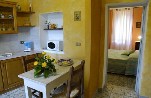 Massarosa Apartment | Lovely apartment for 2 guests with WIFI, pool, close to Viareggio