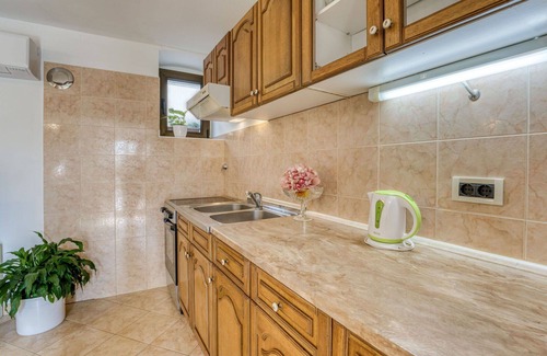 Rukavac Apartment | Lovely apartment for 3 guests with WIFI, A/C and TV