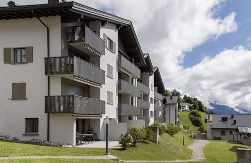 Falera Apartment | Lovely apartment for 4 guests with WIFI, pool, TV, balcony, pets allowed, panoramic view and par.