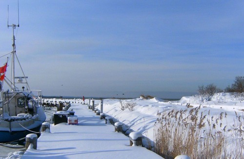 Gollwitz Apartment | Lovely apartment for 4 guests with WIFI, TV, balcony and parking