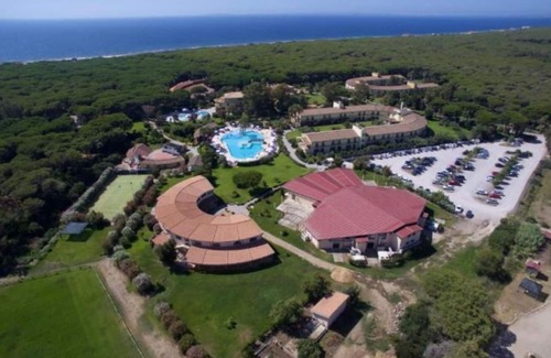 Arborea Apartment | Lovely apartment for 4 guests with pool, WIFI, A/C, TV, pets allowed and parking