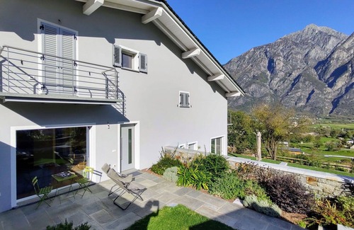 Samolaco Apartment | Lovely apartment for 4 people with A/C, WIFI, TV, patio and parking