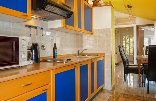 Marsici Apartment | Lovely apartment for 6 people with A/C, WIFI, TV, patio and pets allowed