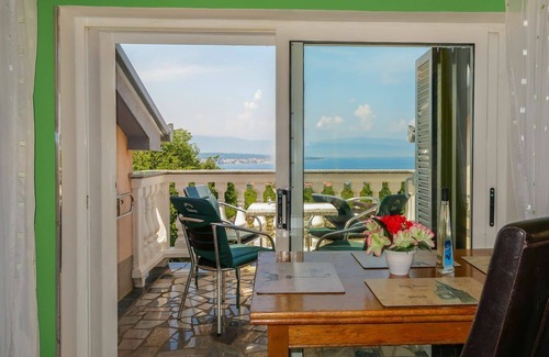 Marsici Apartment | Lovely apartment for 6 people with A/C, WIFI, TV, patio and pets allowed