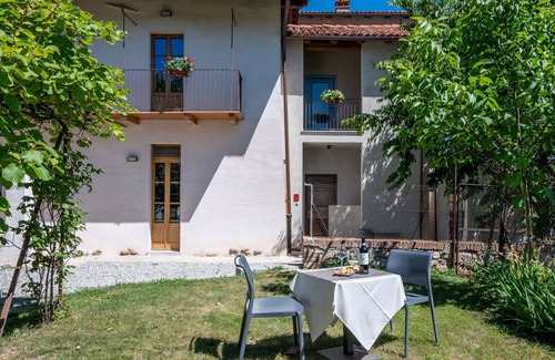 Dronero Apartment | Lovely apartment for 6 people with WIFI, TV, terrace and pets allowed