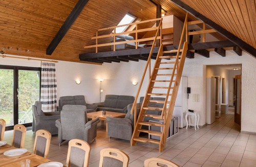 Immerath Apartment | Lovely apartment for 12 guests with WIFI, TV, balcony and pets allowed