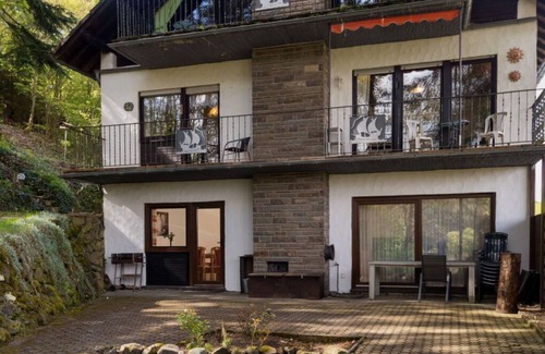 Immerath Apartment | Lovely apartment for 7 people with WIFI, TV, terrace and pets allowed