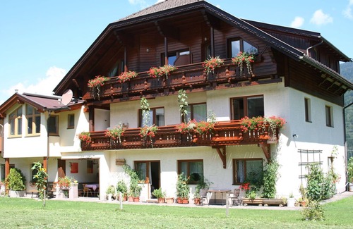 Tropolach Apartment | Lovely Apartment in Tröpolach with Sauna