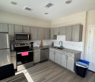 Cedar Park Apartment | Lovely Apartment in Austin shopping Dining