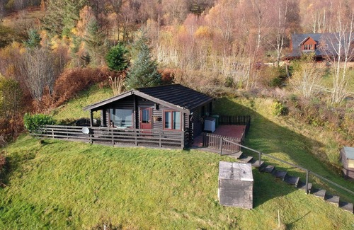 South Laggan House | Lovely apartment in villa for 4 guests with TV and parking