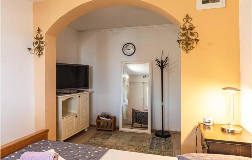 Marina Apartment | Lovely Apartment In Marina