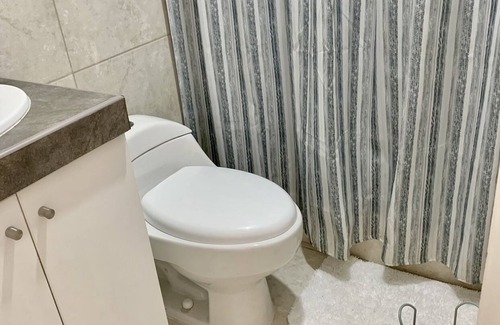 Miraflores Apartment | Lovely Apartment in great location, close to shopping, parks, beaches and more!