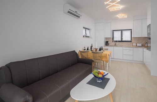 Gulici Apartment | Lovely apartment in Porec with WiFi
