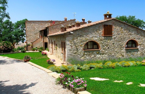 Gambassi Terme Villa | Lovely apartment in villa with A/C, pool, WIFI, TV, terrace, panoramic view, close to San Gimignano