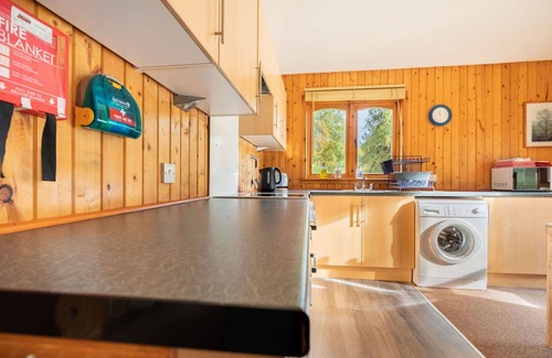 Balnain House | Lovely apartment in villa for 6 guests with WIFI, TV and pets allowed