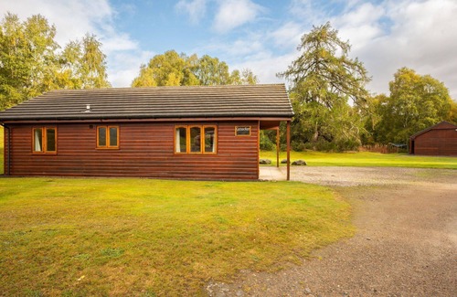 Balnain House | Lovely apartment in villa for 6 guests with WIFI, TV and pets allowed