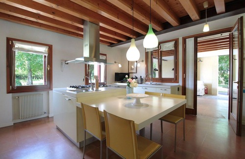 Silea House | Lovely apartment in villa for 4 people with pool, WIFI, A/C and patio