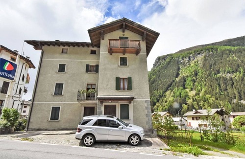Campodolcino Apartment | Lovely apartment for 4 people with WIFI, TV and pets allowed