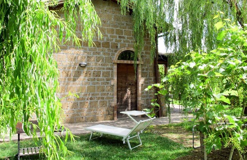 Montefiascone Villa | Lovely apartment in villa with pool, WIFI, TV, patio, pets allowed and panoramic view