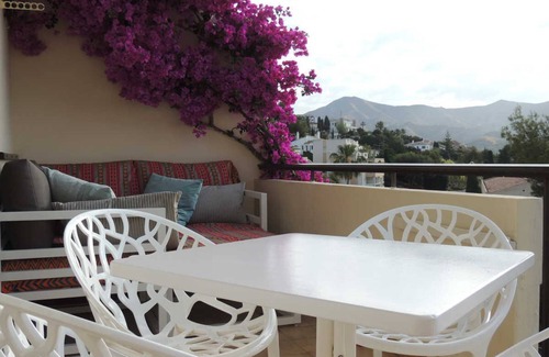 Almunecar Apartment | Lovely apartment with views of the sea and the mountains