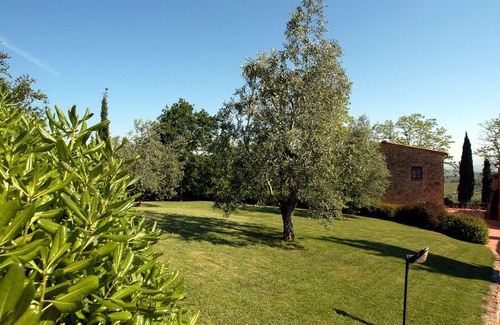 Montaione Apartment | Lovely apartment with pool, WIFI, A/C, TV, pets allowed and parking, close to San Gimignano