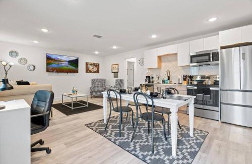 Peak's Suburban Addition Apartment | Lovely Apt 5mins from Big Tex Free Prk