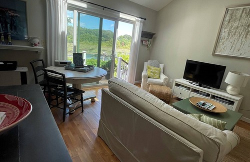 Fortunes Rocks Apartment | Lovely apt. In Fortunes Rocks—only one third mi. to Fortunes Rocks Beach