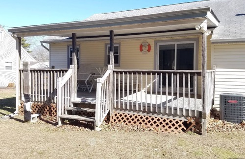 Somers Point House | Lovely Cape Cod Furnished in Coastal Country Theme. Close to Everything!
