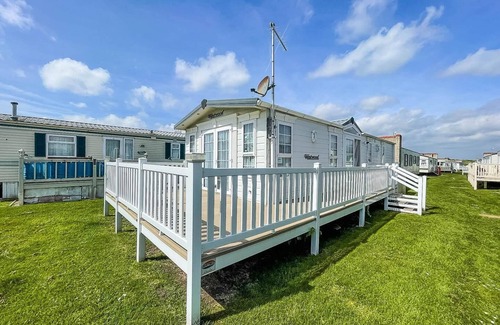 Walton on the Naze House | Lovely caravan with large decking at Naze Marine Holiday Park ref 17306BR