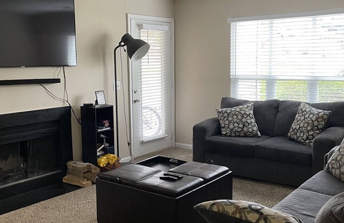 Woodcroft Apartment | Lovely City of Medicine 1 Bedroom - 12 minutes to UNC Chapel Hill