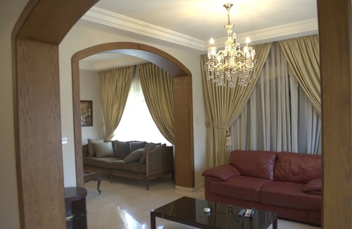 Al Jubeiha House | Lovely & Clean Apt. in a Small Family Building