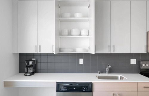 Columbia City Apartment | Lovely Columbia City Studio w/W/D & Gym, near Light Rail, by Blueground