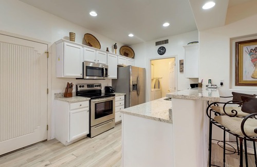 Rancho Vistoso Condo | Lovely condo with patio, desert views, pool, hot tub & gym