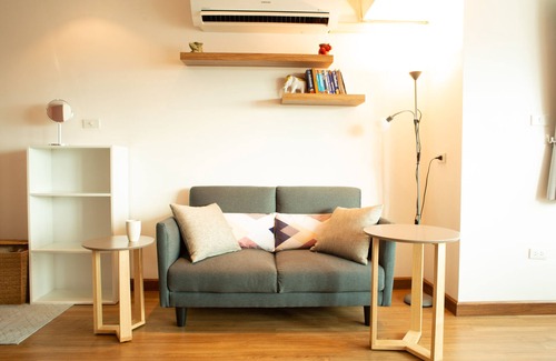 Nimman Apartment | Lovely, Cosy and Bright Studio on Nimman rd. w. computer desk & Panoramic view !