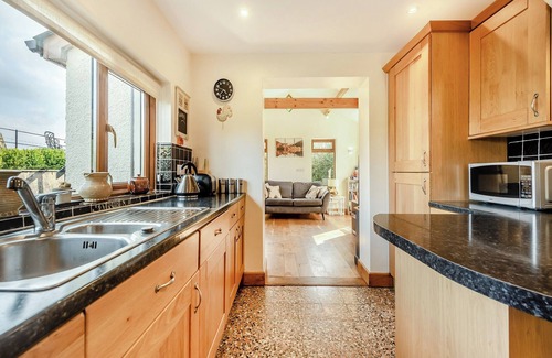 Llansadwrn Cottage | Lovely detached cottage situated in the Carmarthenshire countryside.