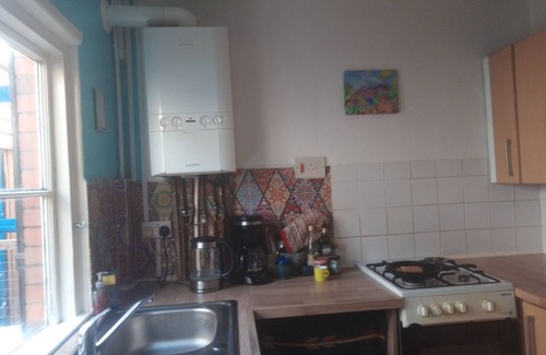 Glastonbury House | Lovely Double room to rent by Glastonbury Spring and The Tor.