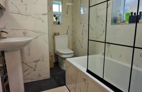 Gillingham House | Lovely Family Home in Rainham. Relax at this peaceful home away from home.n