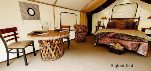 Lilliwaup Other | Lovely Glamping Tents for Romantic Weekends in Nature in Washington