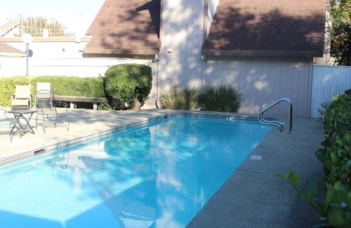 Davis House | Lovely home and garden 10 mins bike ride from UC Davis!