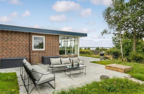Handrup Strand House | Lovely home in Ebeltoft with WiFi