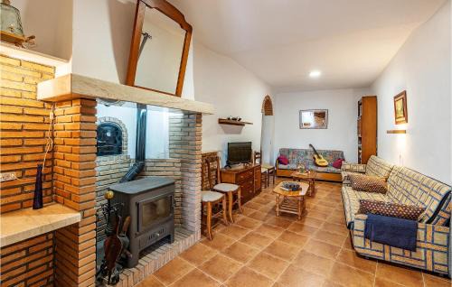 La Alqueria House | Lovely Home In Galera With Kitchenette