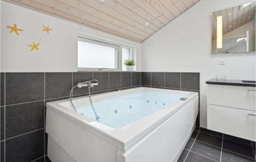 Flovt Strand House | Lovely Home In Haderslev With Sauna