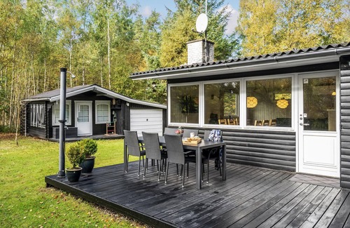 Helberskov Strand House | Lovely home in Hadsund with kitchen