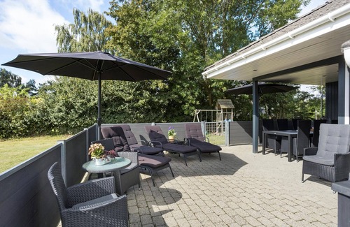 Ristinge House | Lovely home in Humble with sauna