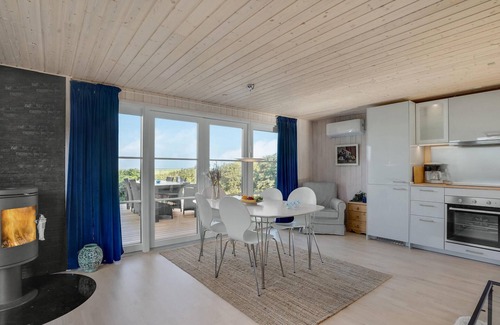 Logstor House | Lovely home in Løgstør with kitchen