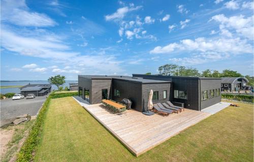 Hjarbæk House | Lovely Home In Løgstrup With Wifi