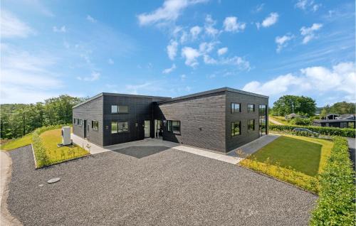 Hjarbæk House | Lovely Home In Løgstrup With Wifi